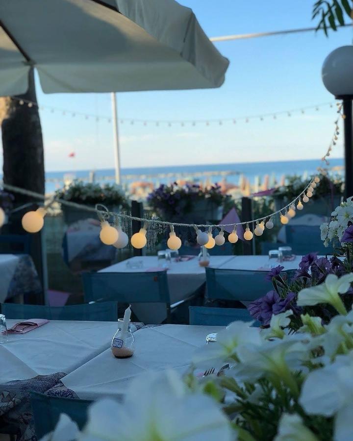 Marina Beach Aparthotel リミニ エクステリア 写真