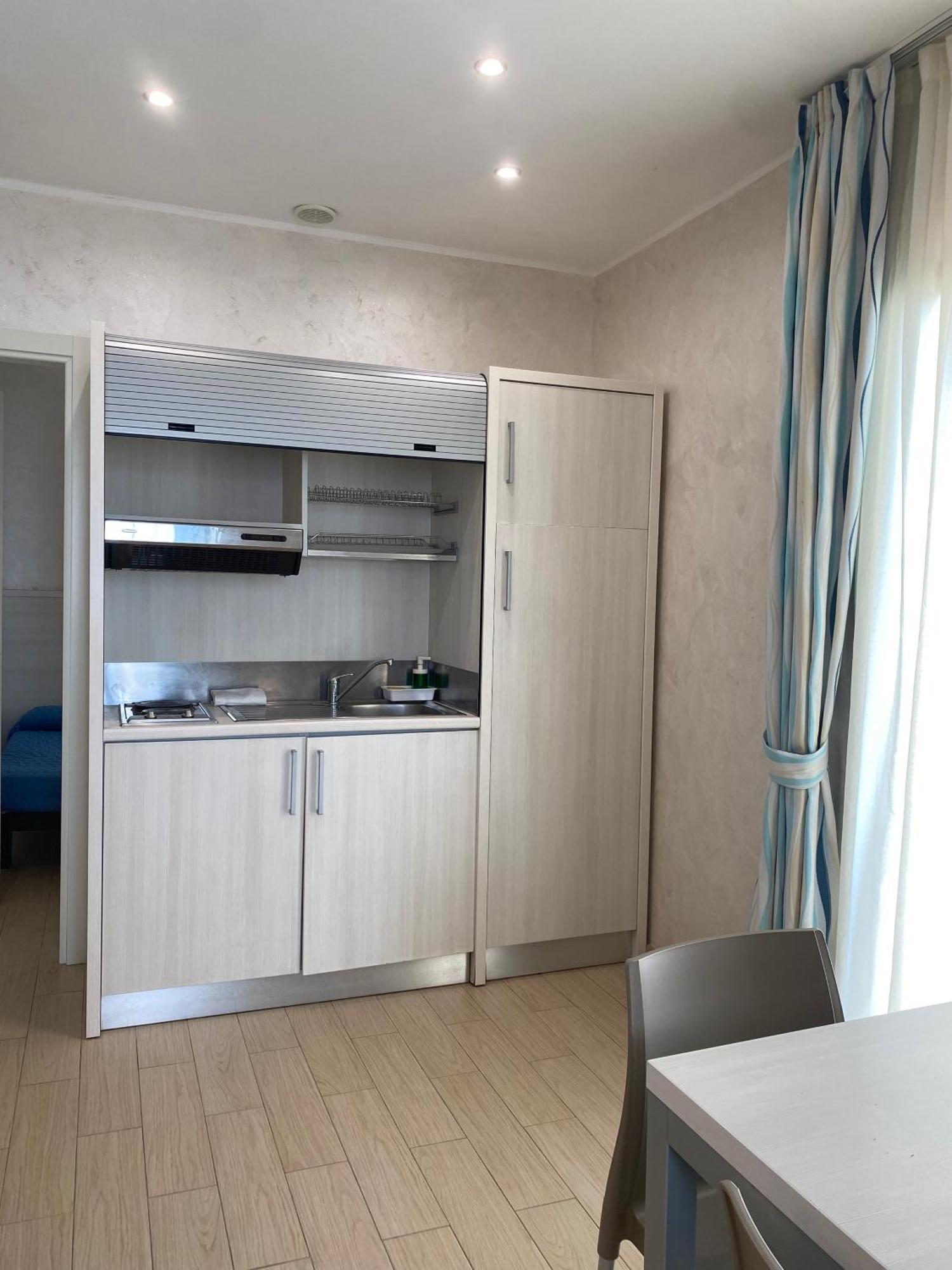 Marina Beach Aparthotel リミニ エクステリア 写真
