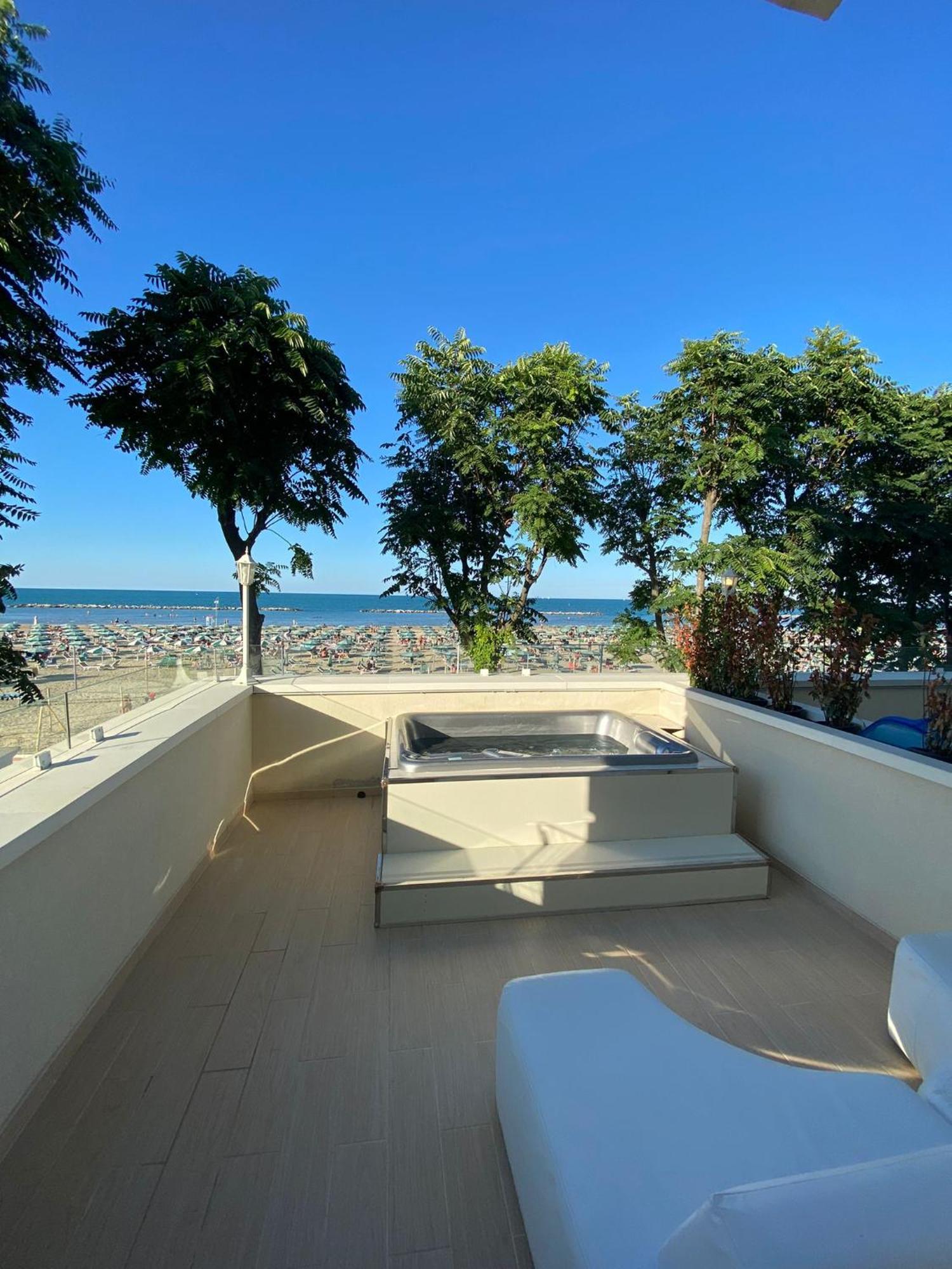 Marina Beach Aparthotel リミニ エクステリア 写真